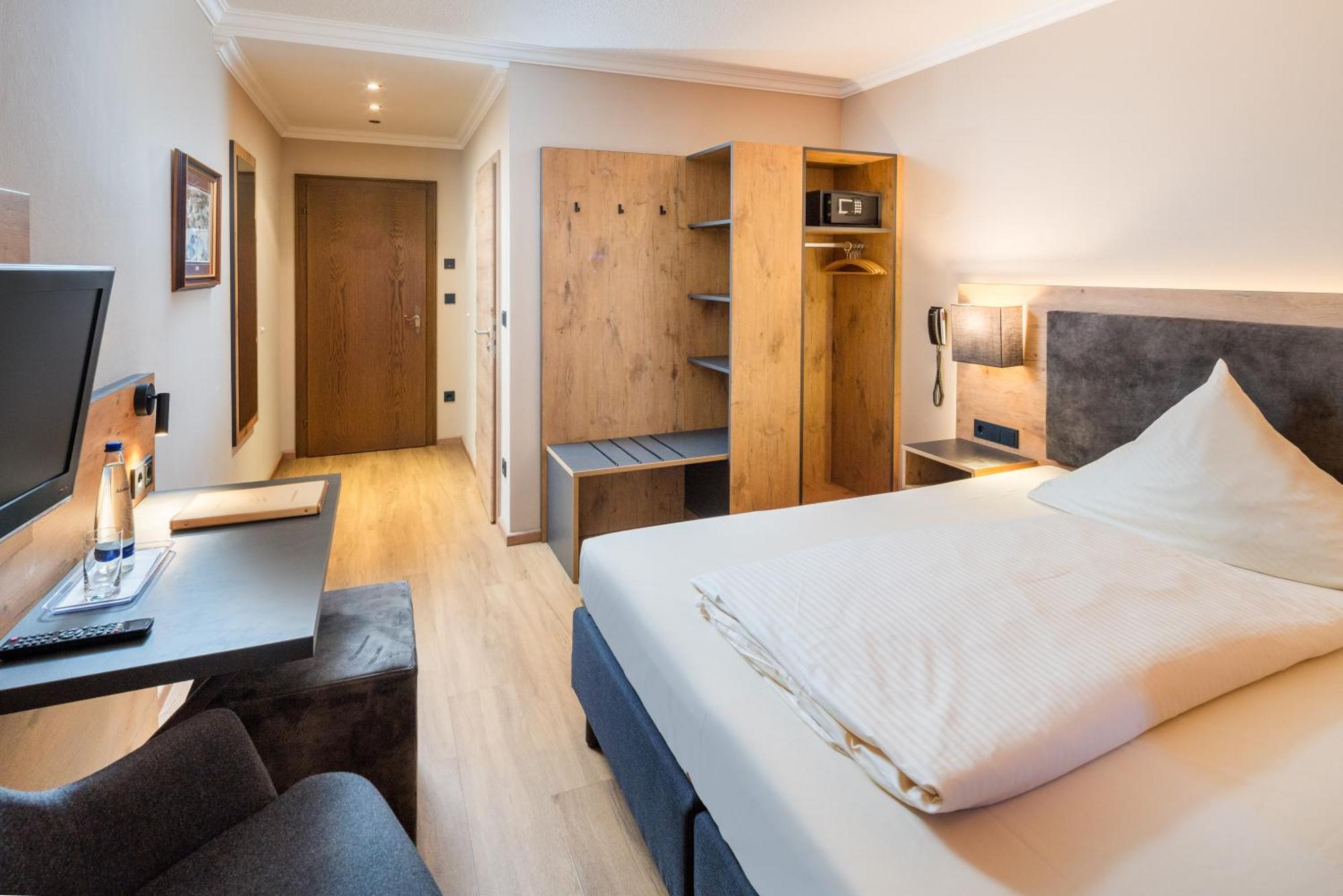 Hotel-Gasthof Huber Ebersberg Eksteriør bilde